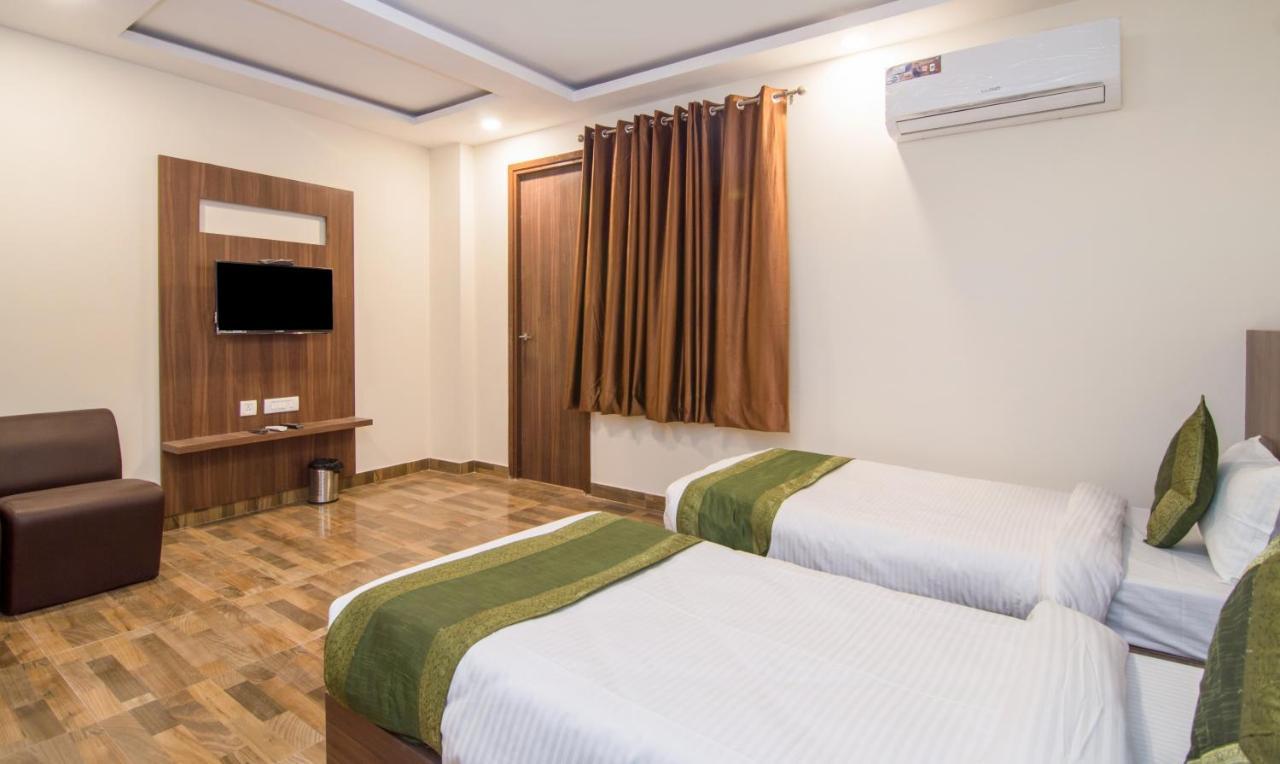 Treebo Trend Bipin International Hotel Lucknow Exterior photo
