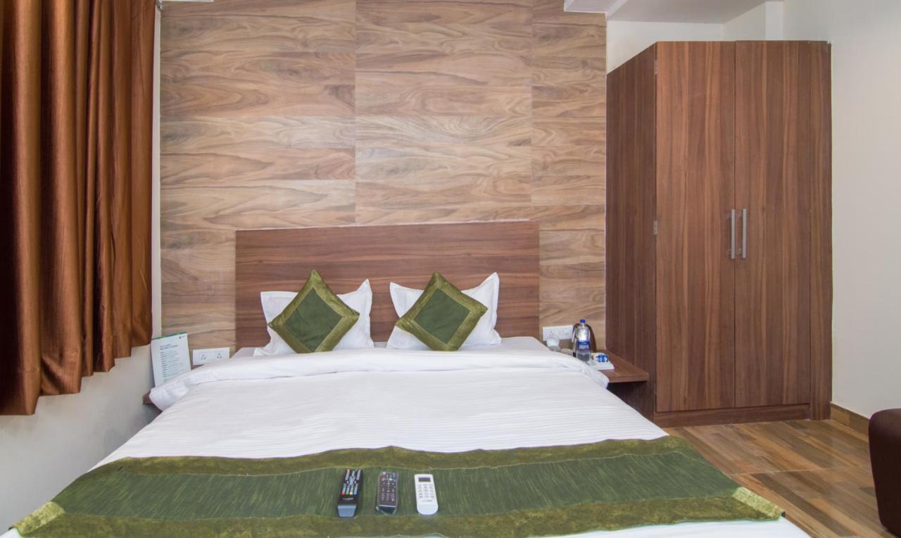 Treebo Trend Bipin International Hotel Lucknow Exterior photo